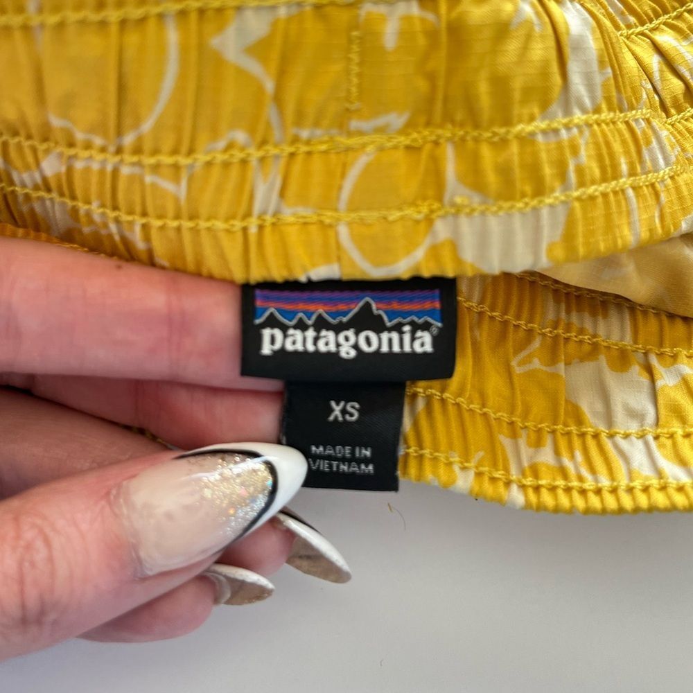 Patagonia Planing Floral Tropical Board Shorts White Yellow Size XS - Picture 6 of 8